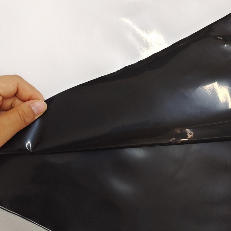 black plastic for greenhouse - LDPE material, waterproof and durable, customizable grammage.	